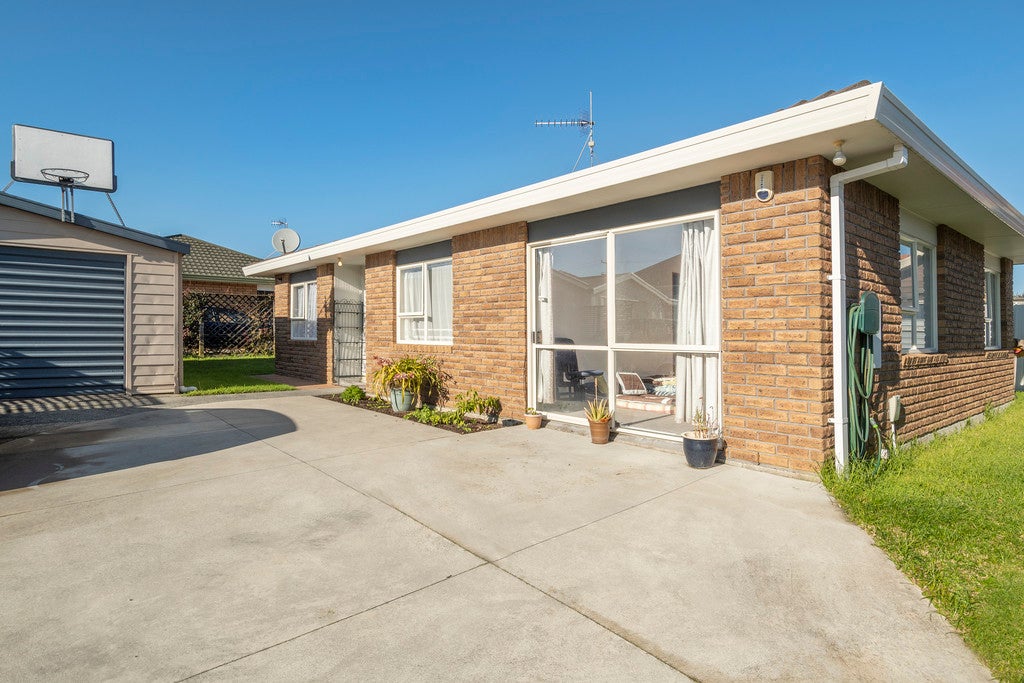 12B Maitland Street, Greerton, Tauranga - Carousel 1