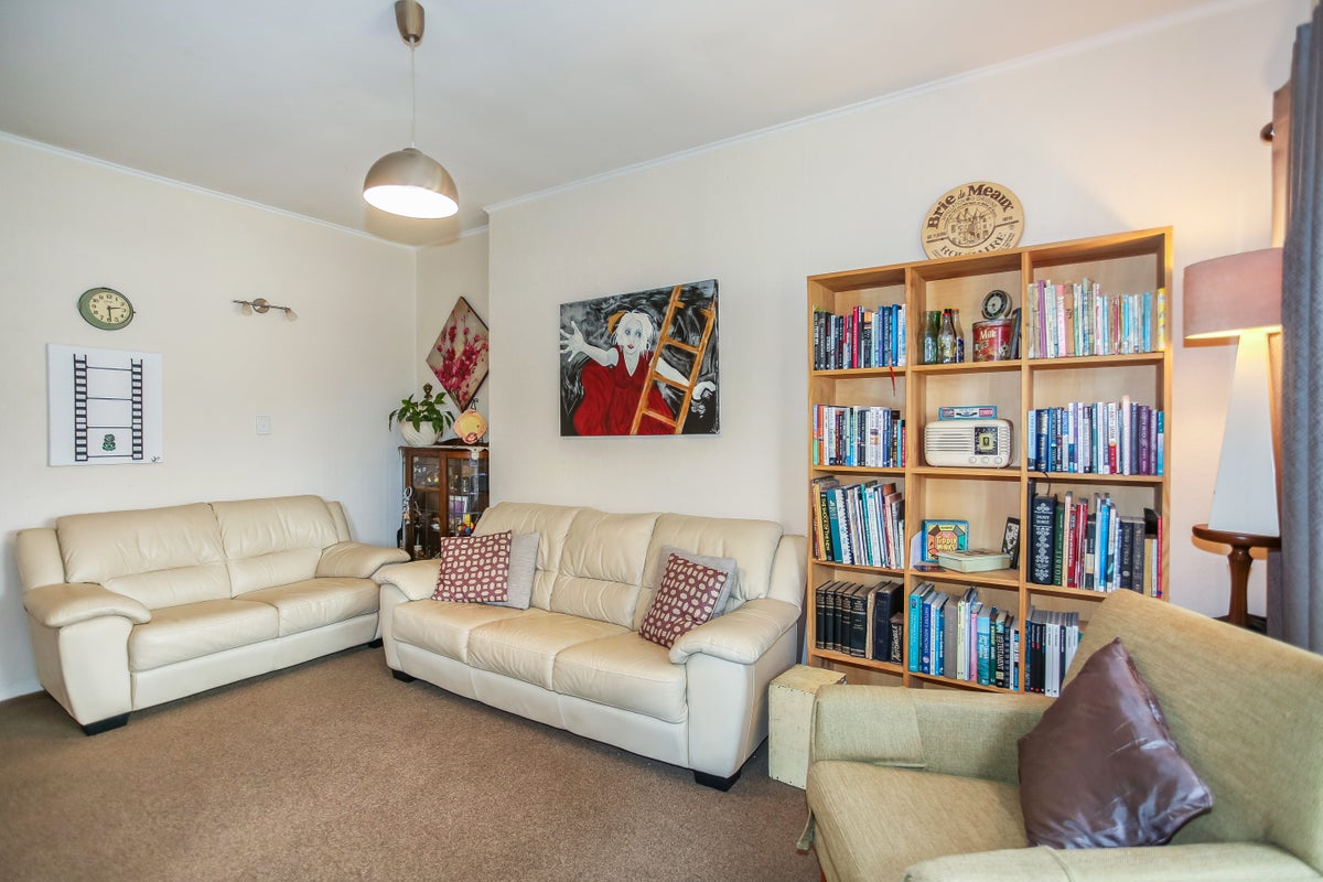 2/101A Clevedon Road, Papakura, Papakura - Carousel 2