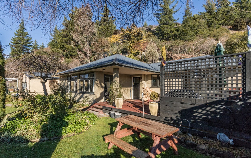 2 Main Road, Luggate, Wanaka - Carousel 1