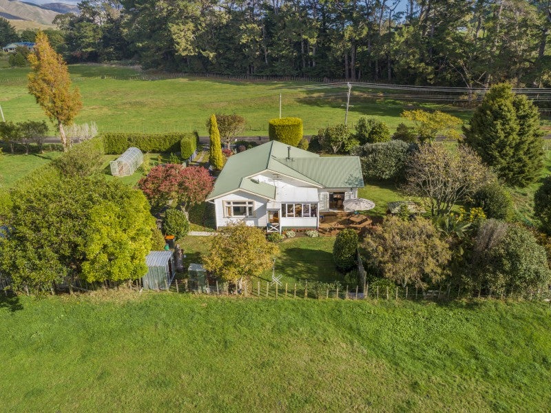 231 Hewitts Road, Linton, Palmerston North - Carousel 1