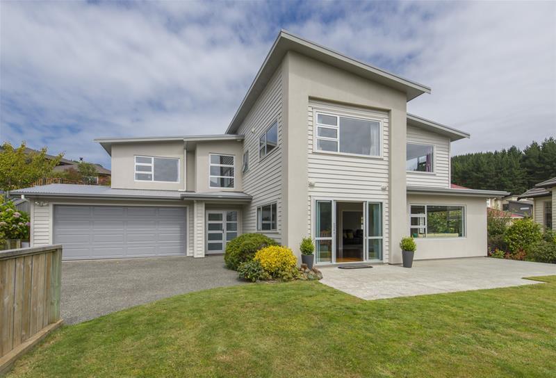 39 Furlong Crescent, Churton Park, Wellington - Carousel 1