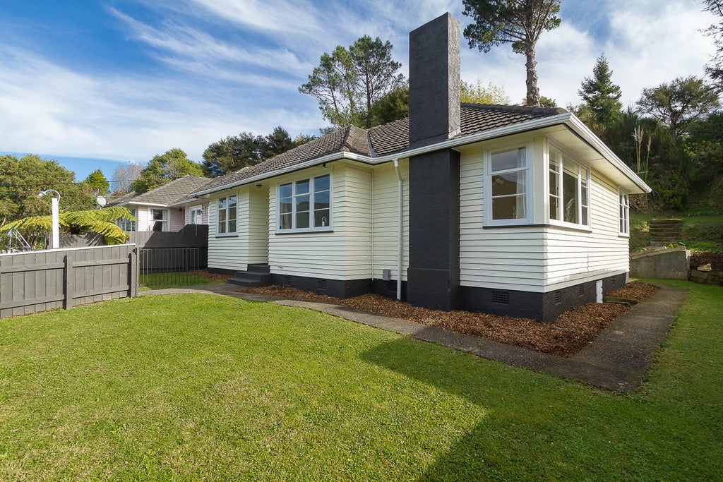 268 George Street, Stokes Valley, Lower Hutt - Carousel 1