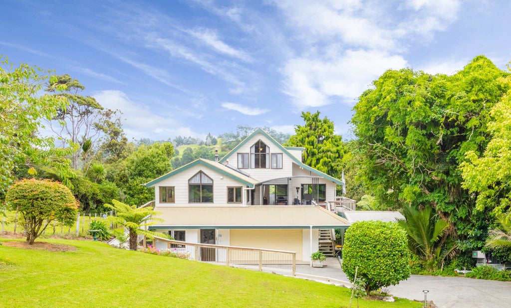 133 Caton Road, Waitakere, Auckland - Carousel 1