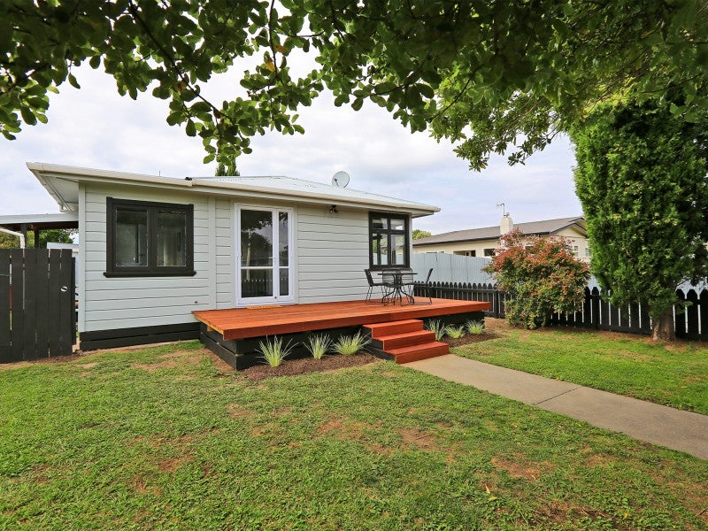 1/221 TARADALE RD, GREENMEADOWS, NAPIER - Carousel 1