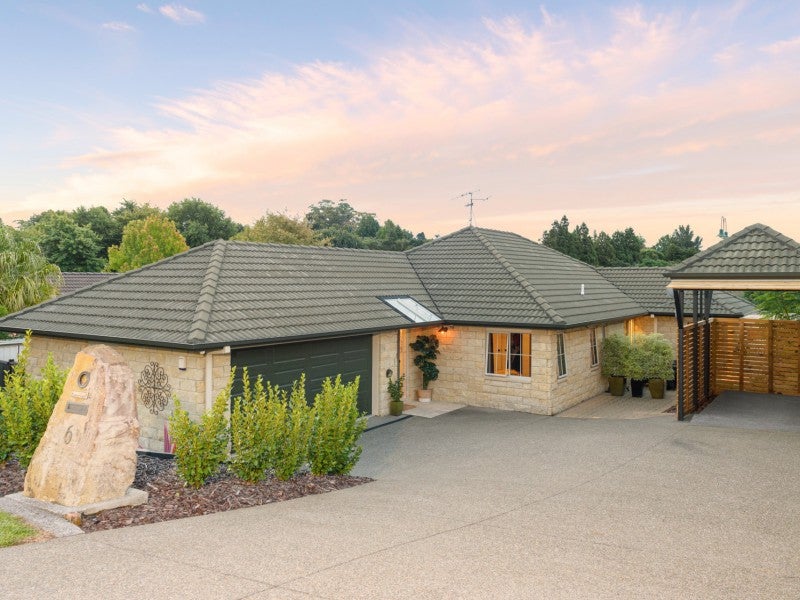 6 Hadleigh Place, Bethlehem, Tauranga - Carousel 1