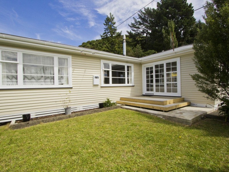 105 Wellington Road, Wainuiomata, Lower Hutt - Carousel 1