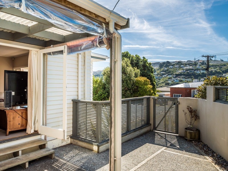 3 Norwich Street, Wadestown, Wellington - Carousel 2