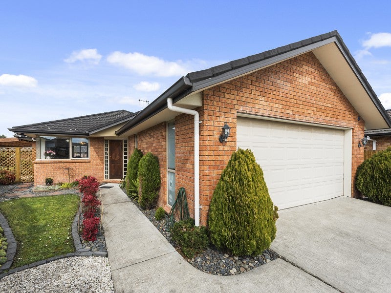 47 Farnborough Drive, Nawton, Hamilton - Carousel 1