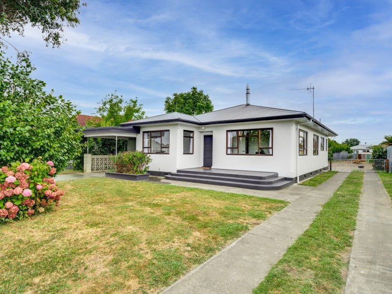 1208 Willowpark Road North, Mayfair, Hastings - Carousel 1