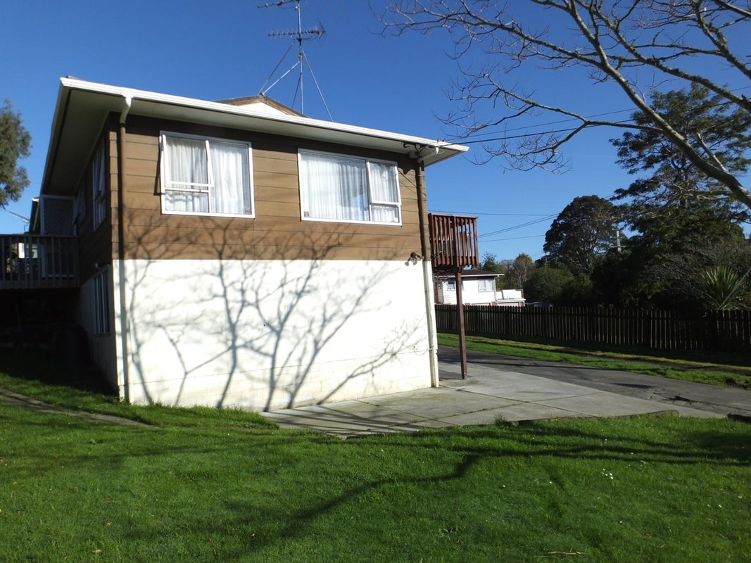 1/141 Triangle Road, Massey, Auckland - Carousel 2