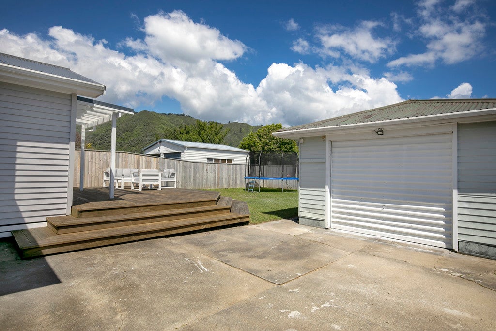 7 Russell Road, Wainuiomata, Lower Hutt - Carousel 23