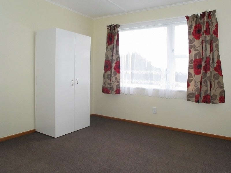 4 Astrolabe Street, Cannons Creek, Porirua - Carousel 12