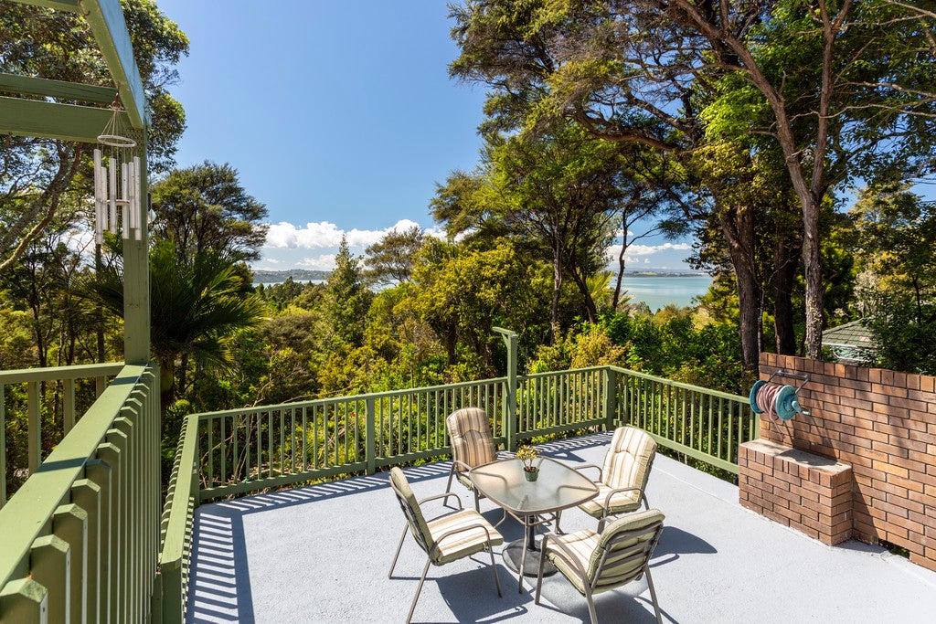 55 Tanekaha Road, Titirangi, Auckland - Carousel 1