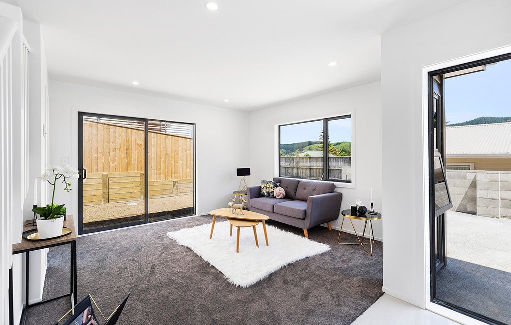 10B Olivia Crescent, Tawa, Wellington - Carousel 2