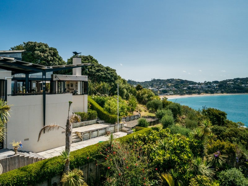 6 McIntosh Road, Oneroa, Waiheke Island - Carousel 2