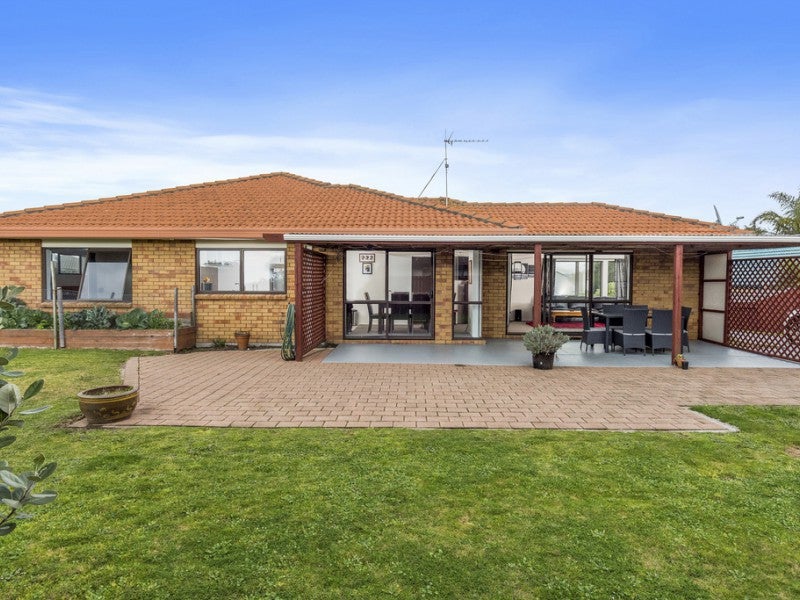 18 Thebes Grove, Papamoa Beach, Papamoa - Carousel 17
