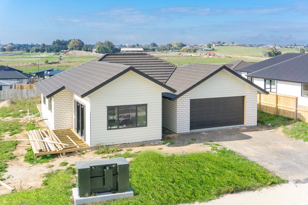14 Iwi Road, Baverstock, Hamilton - Carousel 1
