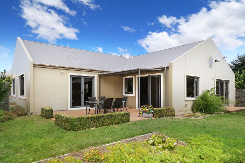 10 Inverness Crescent, Arrowtown, Arrowtown - Carousel 1