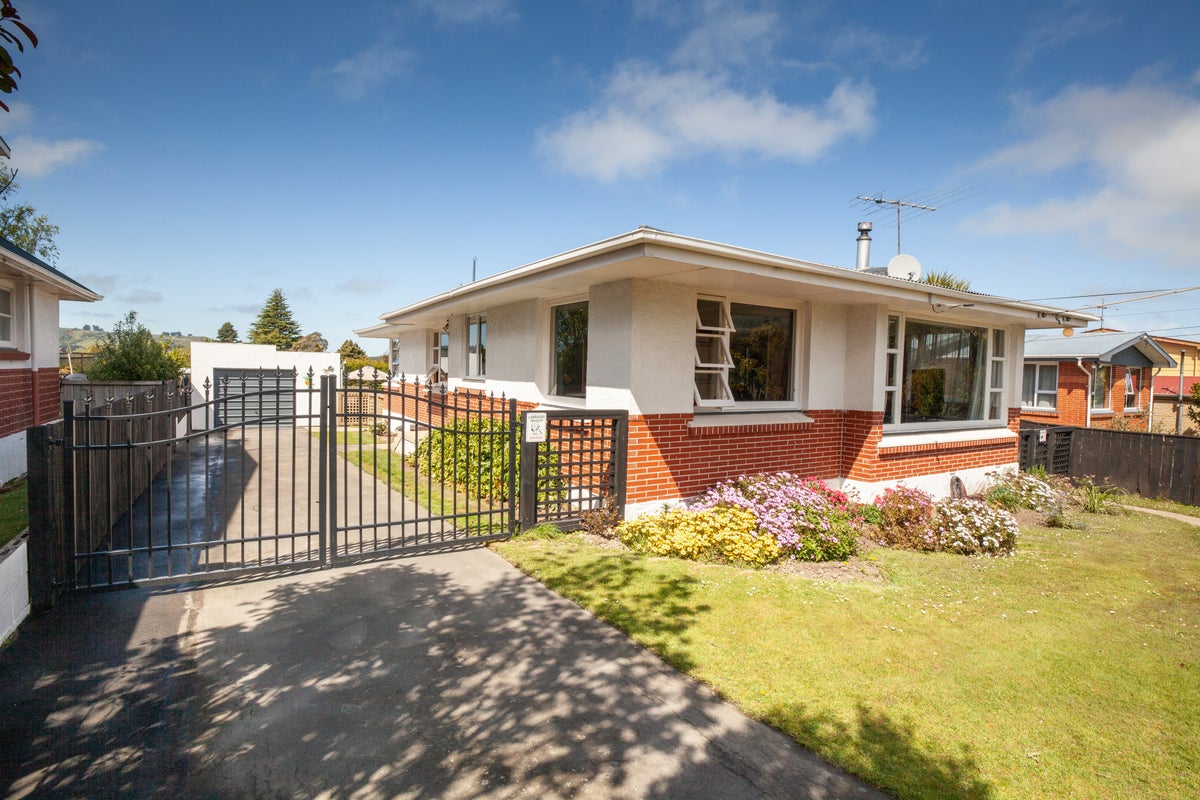 67 Old Brighton Road, Fairfield, Dunedin - Carousel 1