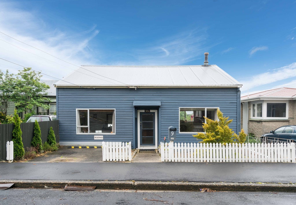 9 Pencarrow Street, Caversham, Dunedin - Carousel 1
