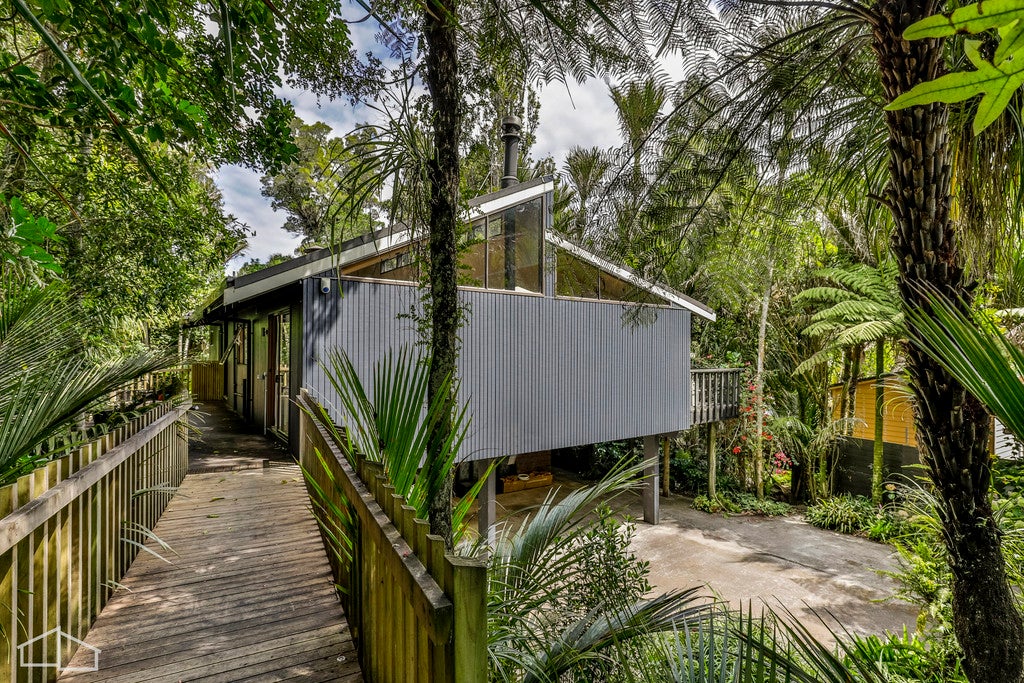 36 Waima Crescent, Titirangi, Auckland - Carousel 2