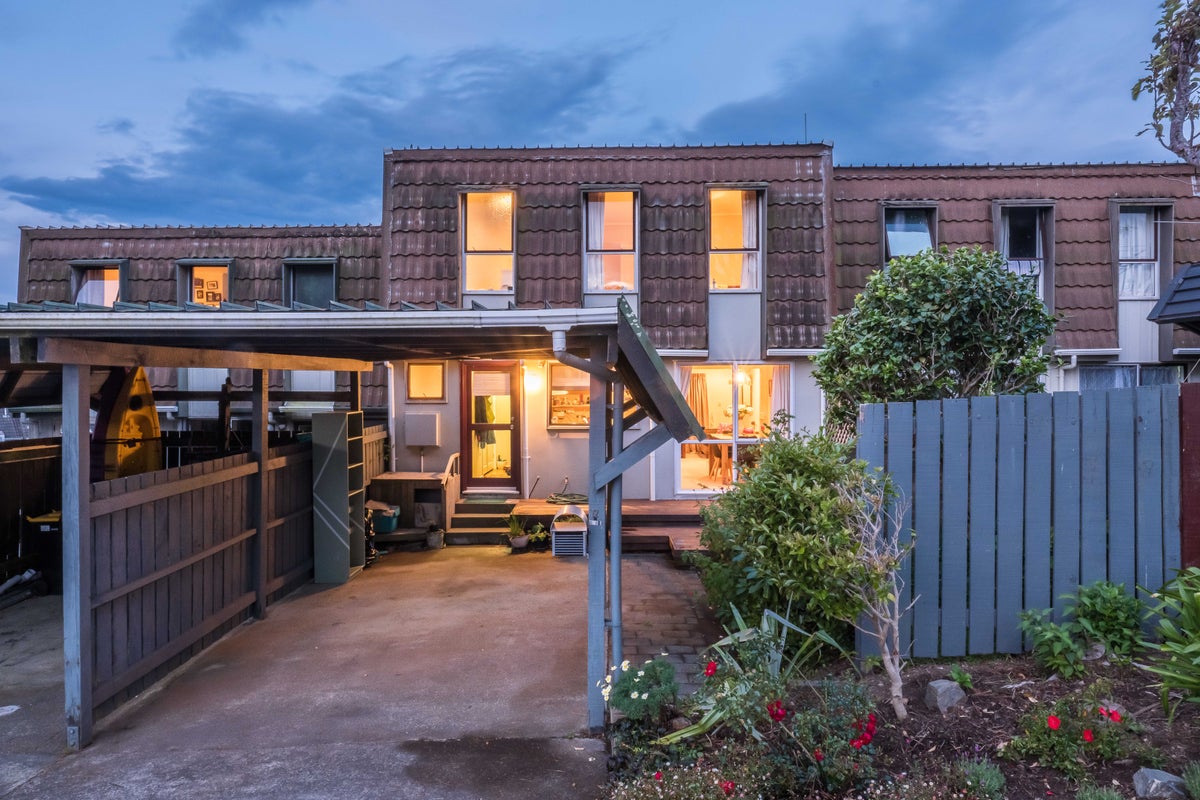 72 Cunliffe Street, Churton Park, Wellington - Carousel 1