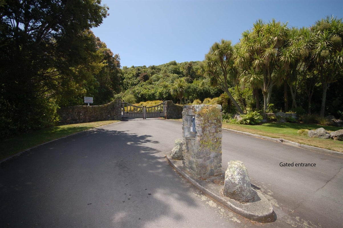 21 Whakamoenga Point, Acacia Bay, Taupo - Carousel 8