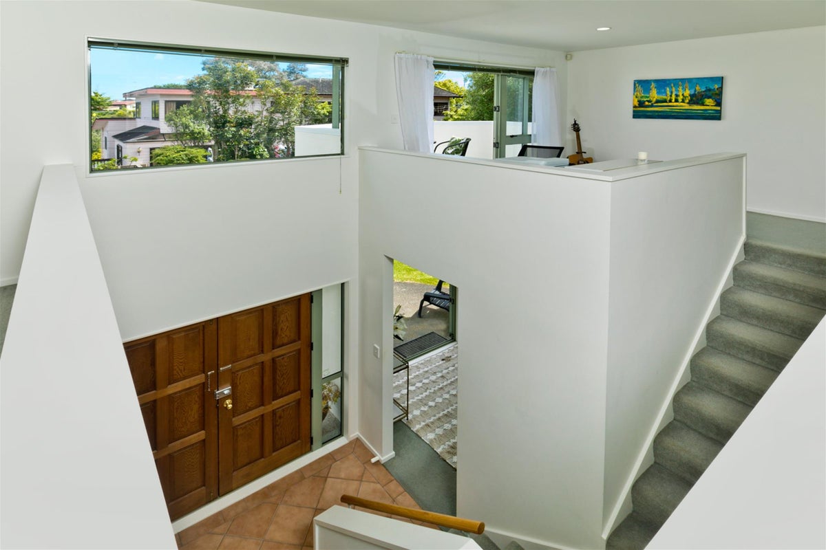 2/362 East Coast Road, Sunnynook, Auckland - Carousel 2