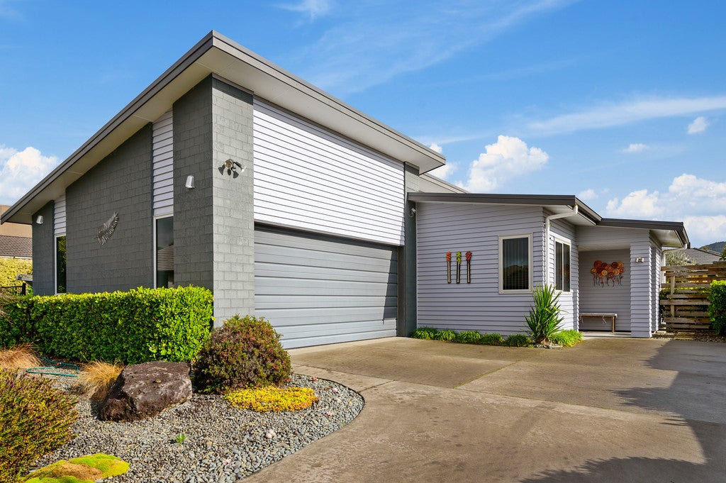 26 Hamon Place, Pukehangi, Rotorua - Carousel 1