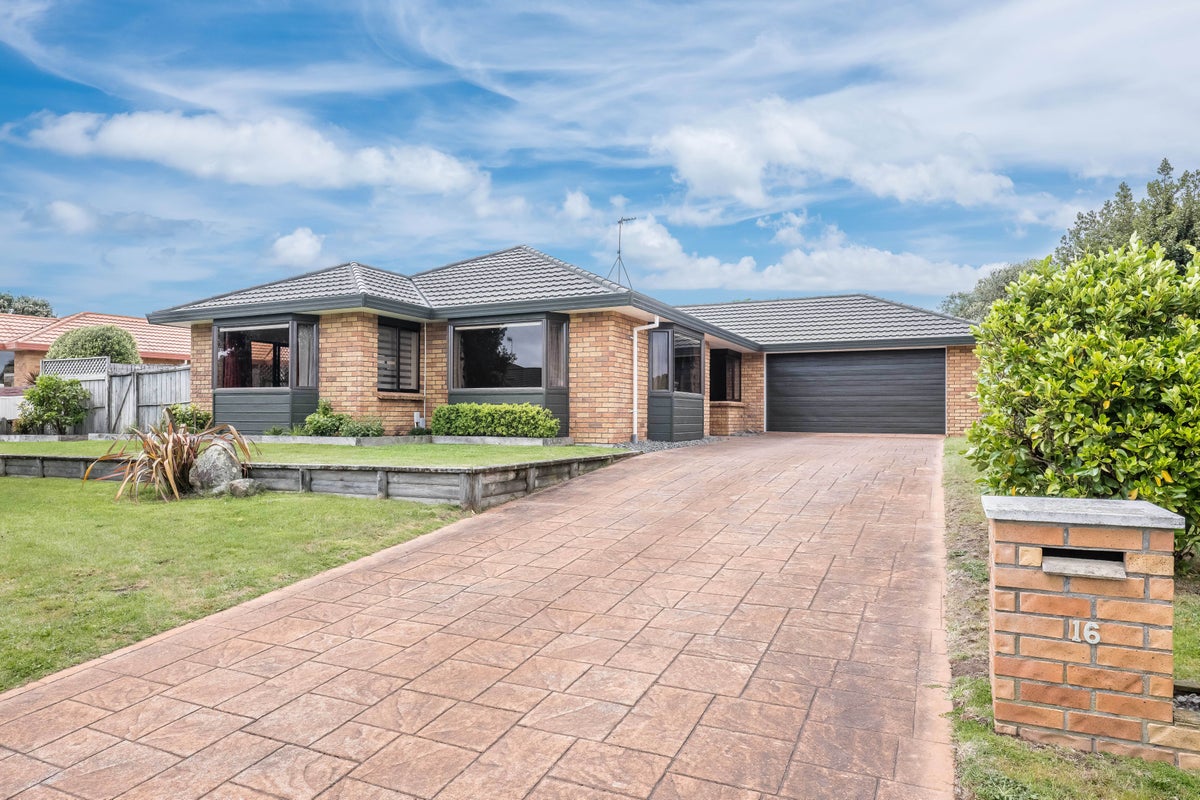 16 Kotuku Drive, Paraparaumu Beach, Paraparaumu - Carousel 1