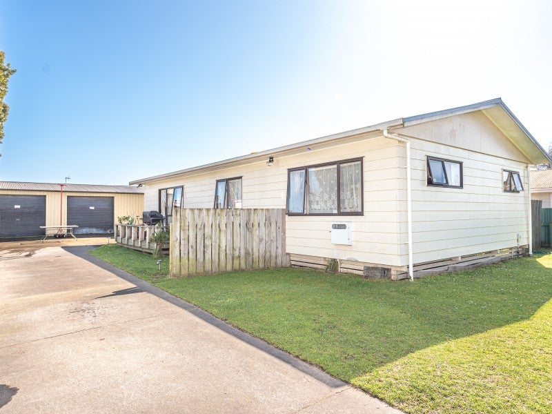 23 Wembley Place, Whanganui East, Whanganui - Carousel 1