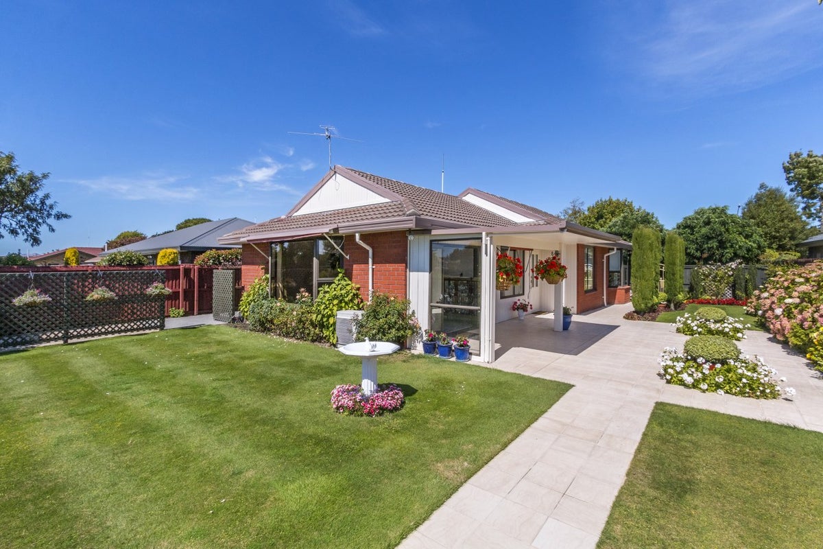 40 Karnak Crescent, Russley, Christchurch - Carousel 1