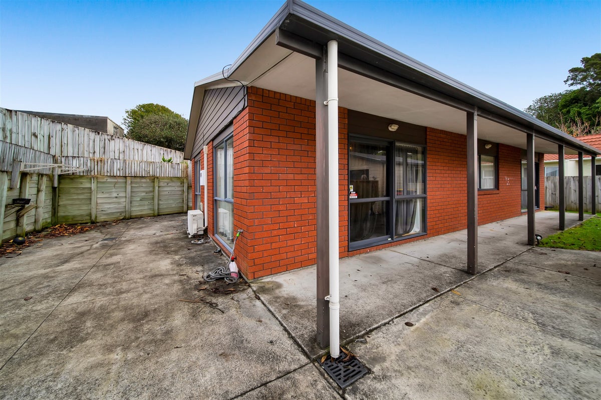 12A Stuart Place, Blagdon, New Plymouth - Carousel 2
