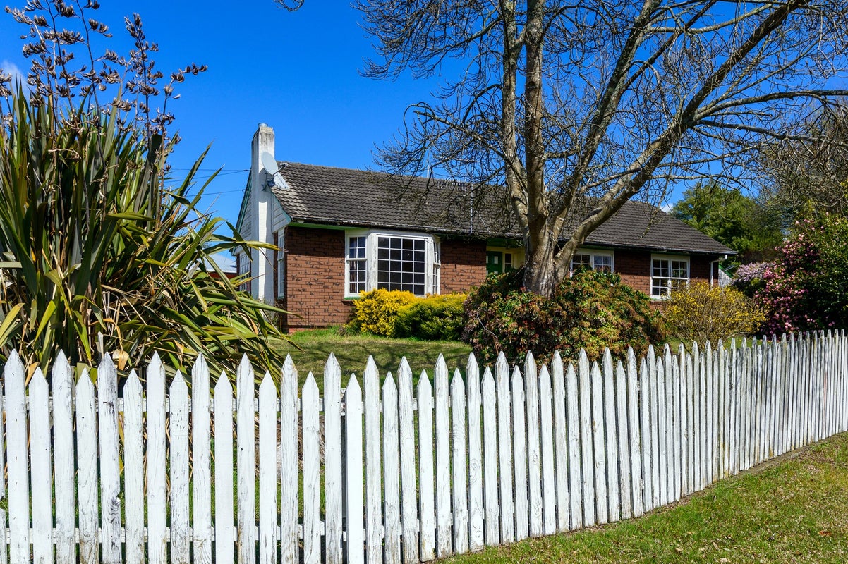 2 Liane Place, Mangakakahi, Rotorua - Carousel 1