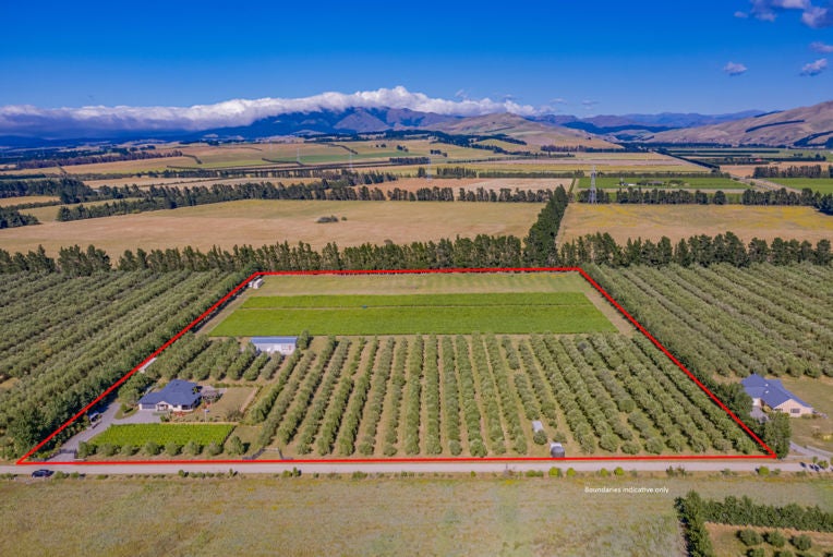323 Georges Road, Glasnevin, Amberley - Carousel 1