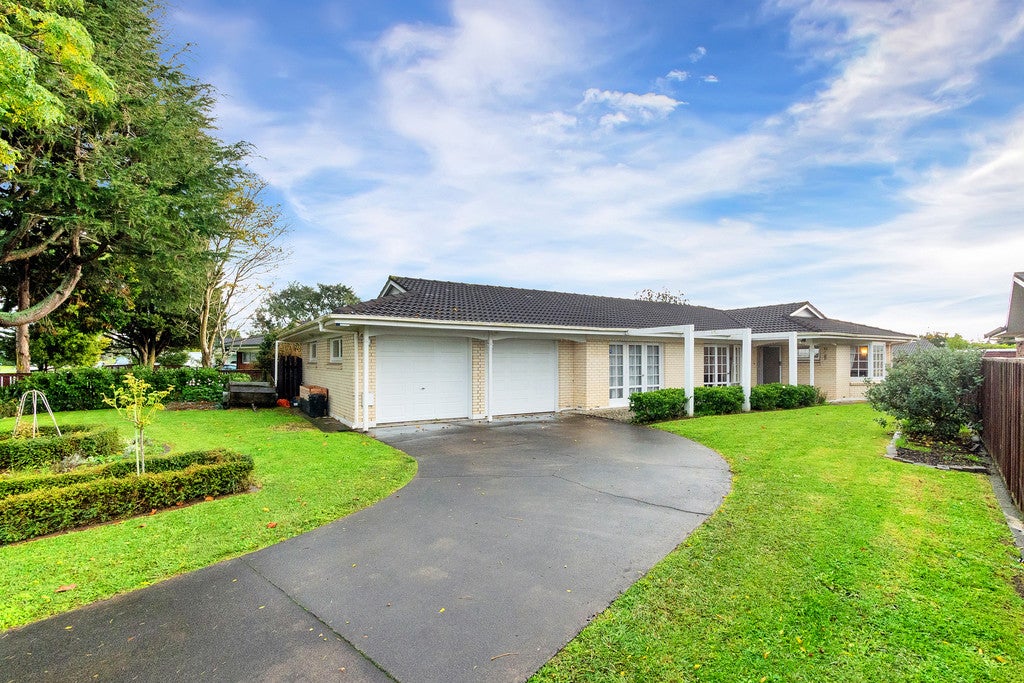 15 Barnhill Crescent, Pahurehure, Papakura - Carousel 1