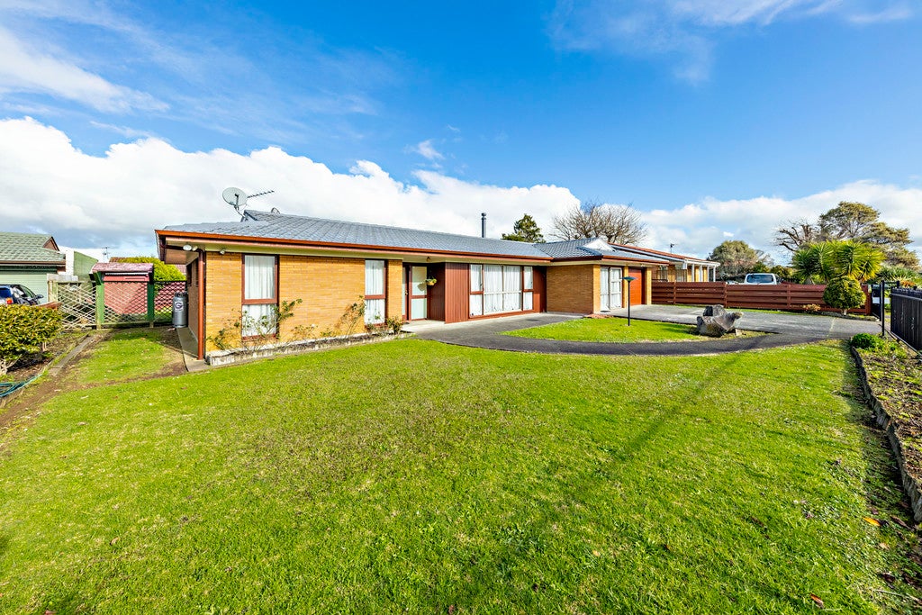 18 Park Estate Road, Rosehill, Papakura - Carousel 1
