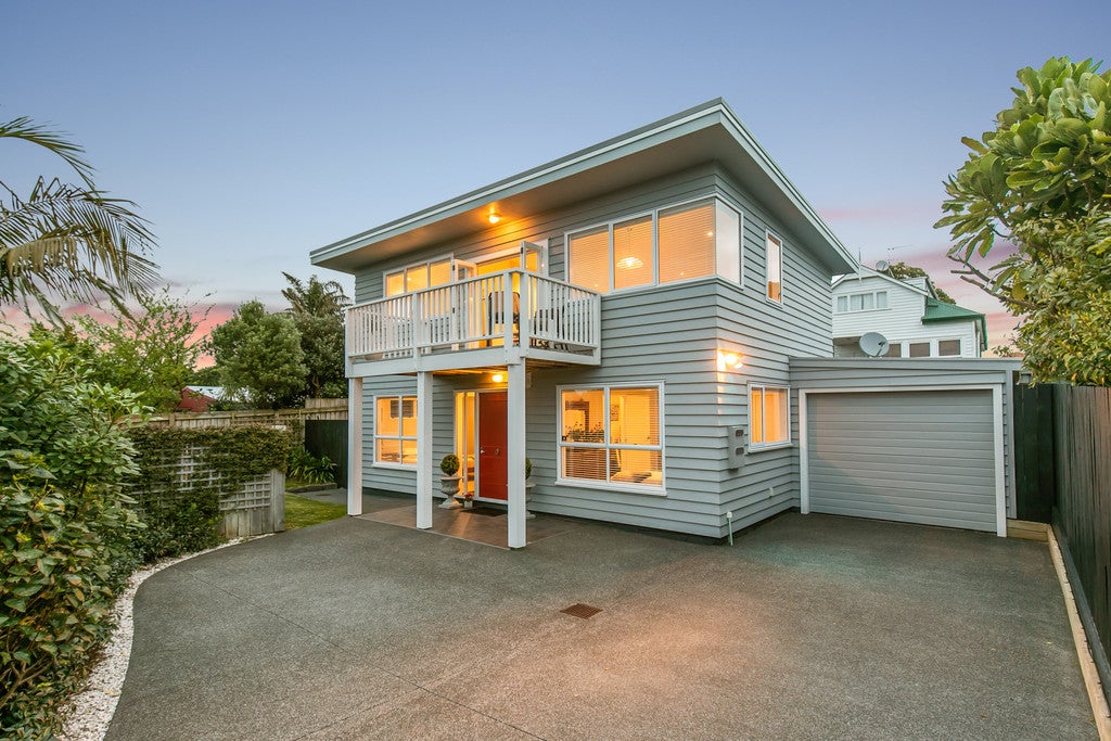 1A Mountain View Road, Morningside, Auckland - Carousel 1