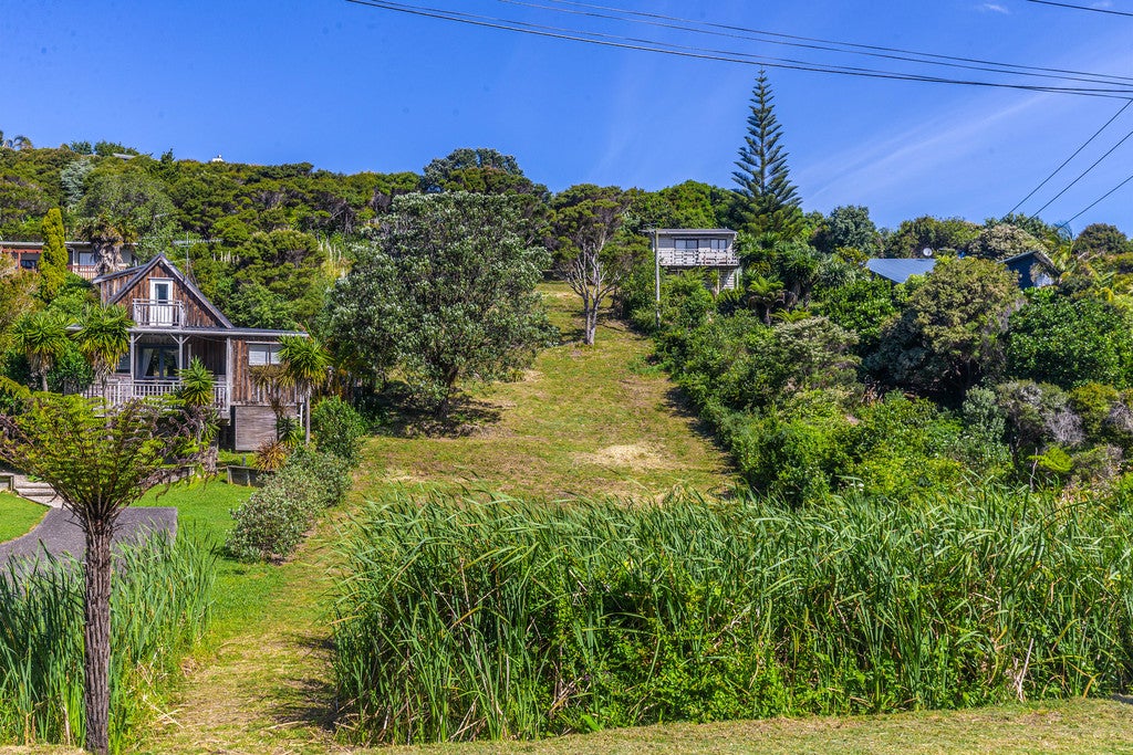 68 Great Barrier Road, Oneroa, Waiheke Island - Carousel 2