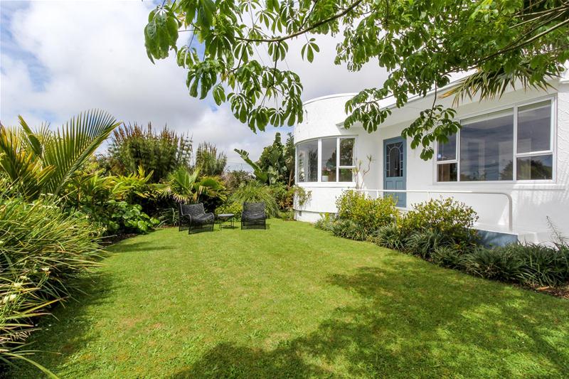 20 Hori Street, Vogeltown, New Plymouth - Carousel 1
