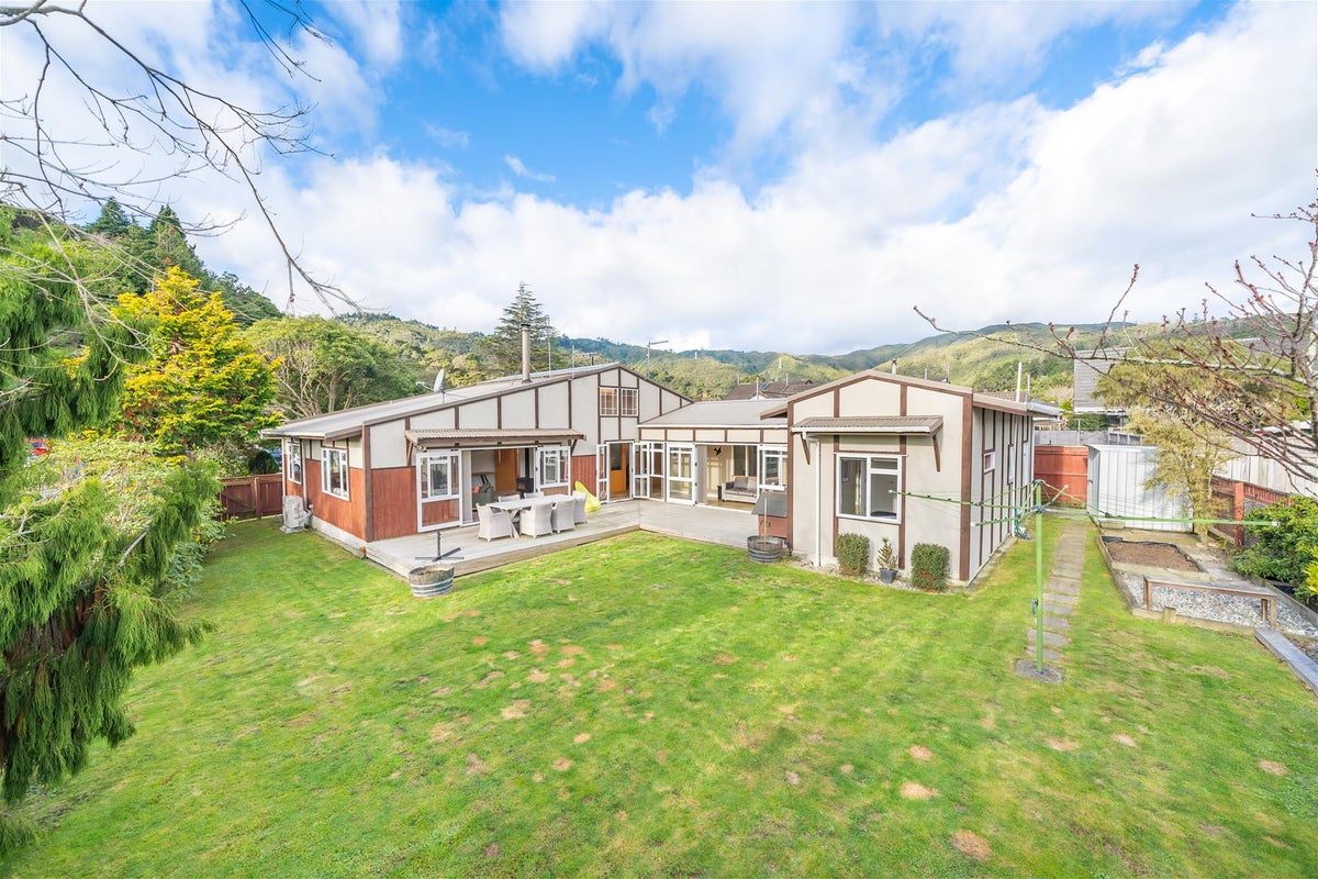 24 Glen Road, Stokes Valley, Lower Hutt - Carousel 2