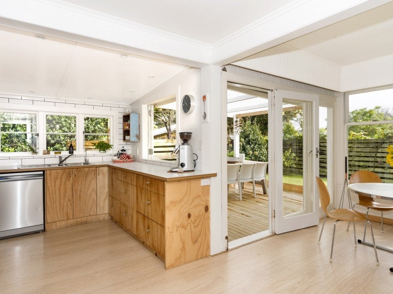 5 Tuahine Crescent, Wainui, Gisborne - Carousel 2