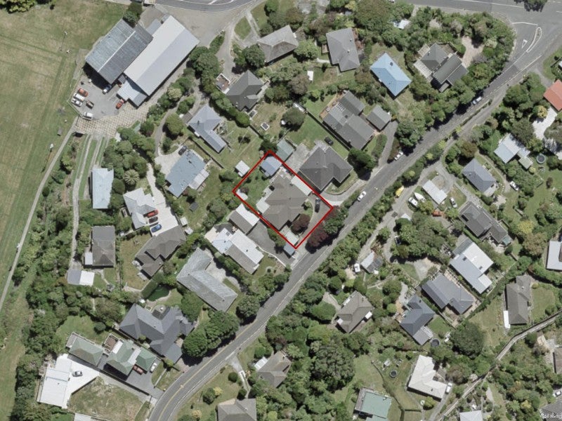 10 Ngatitoa Street, Tawa, Wellington - Carousel 23