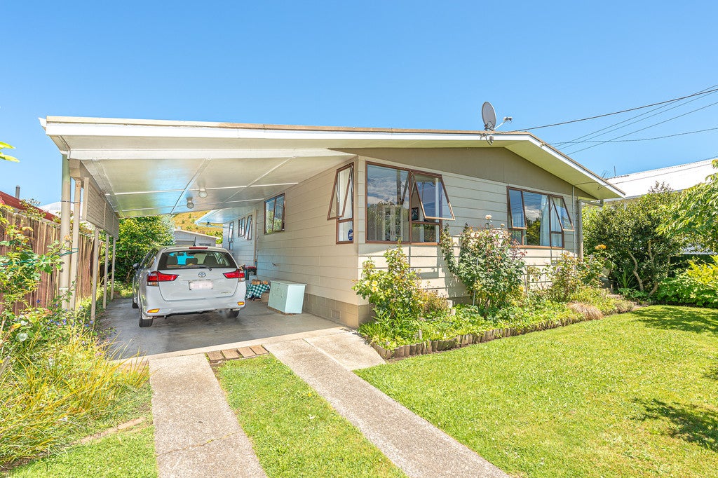 11B Terrace Street, Aramoho, Whanganui - Carousel 1