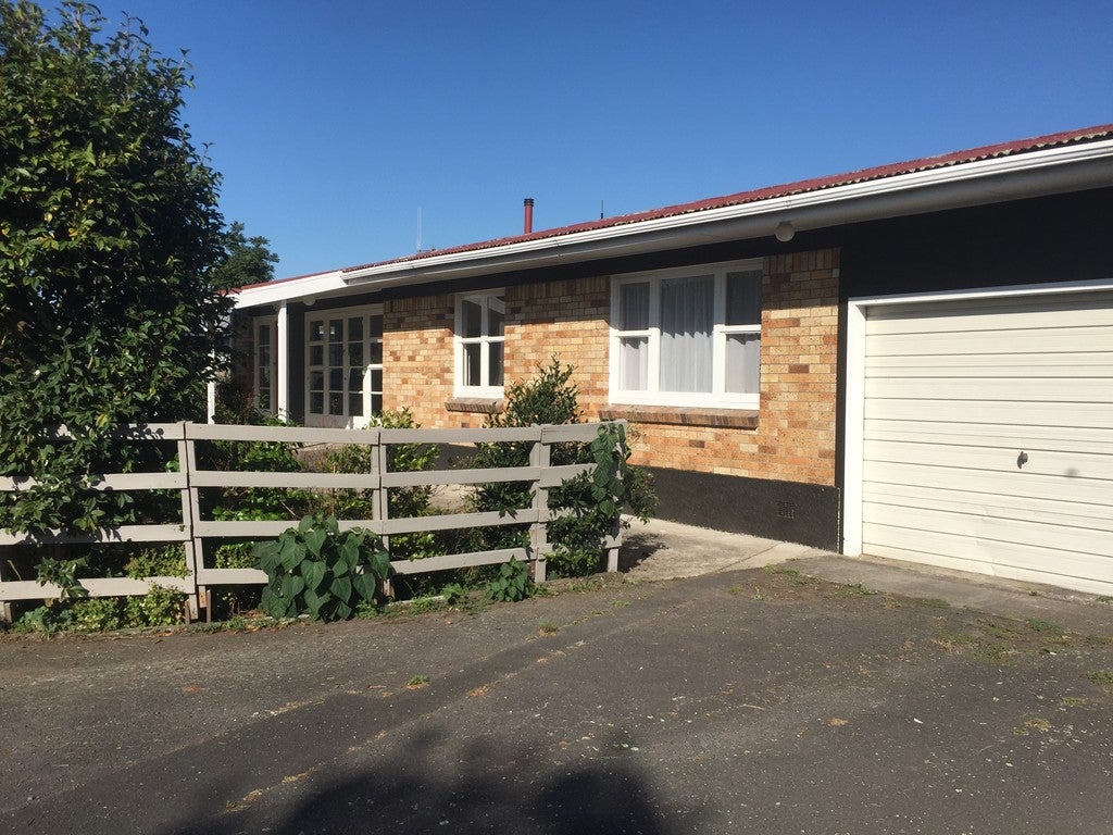 211 Tuhikaramea Road, Dinsdale, Hamilton - Carousel 1
