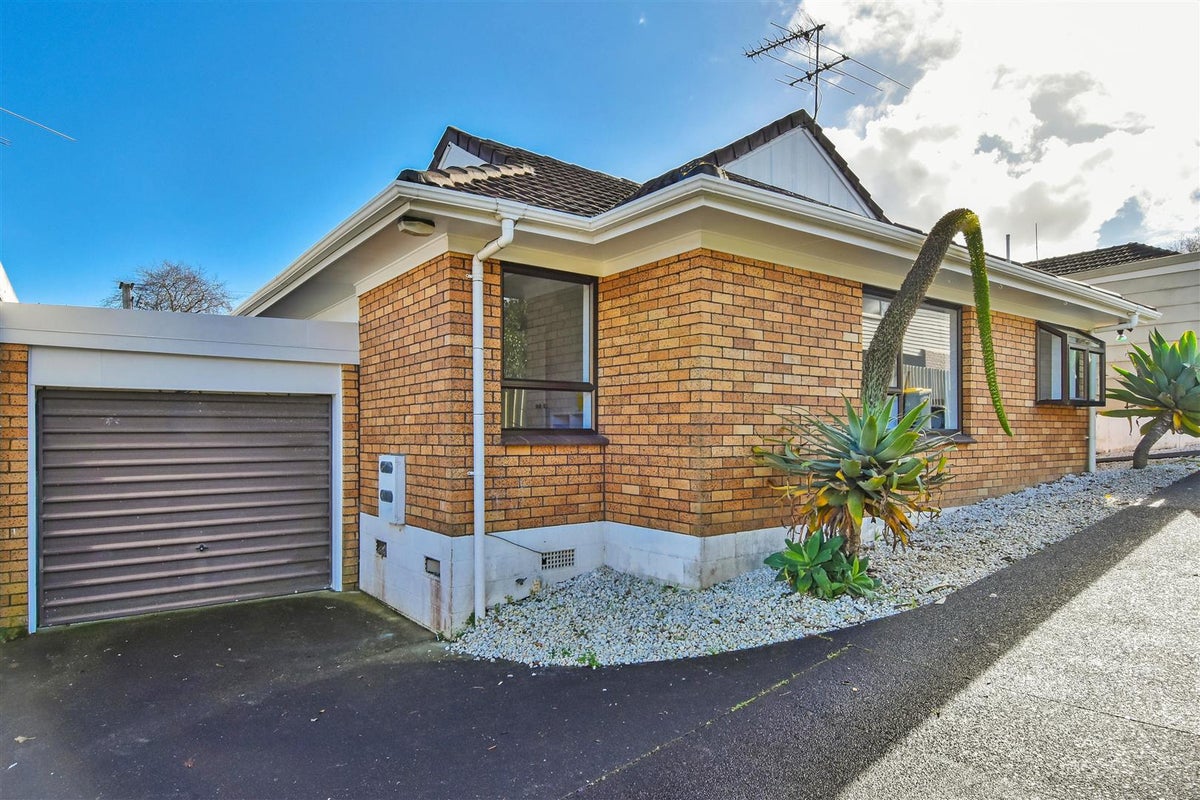 2/32 Russell Road, Manurewa, Auckland - Carousel 13