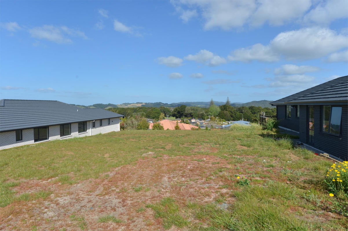 5 Provisional Drive, Kamo, Whangarei - Carousel 1