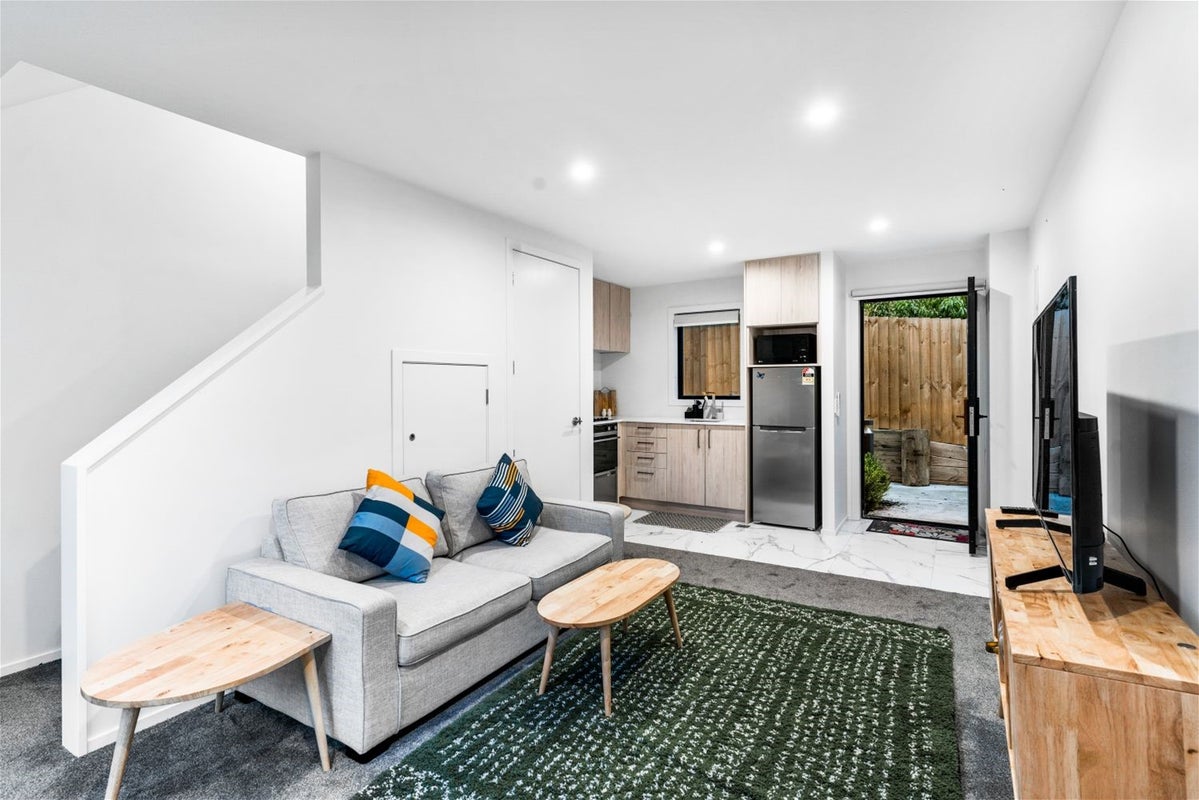 8/102 Millbrook Road, Sunnyvale, Auckland - Carousel 2
