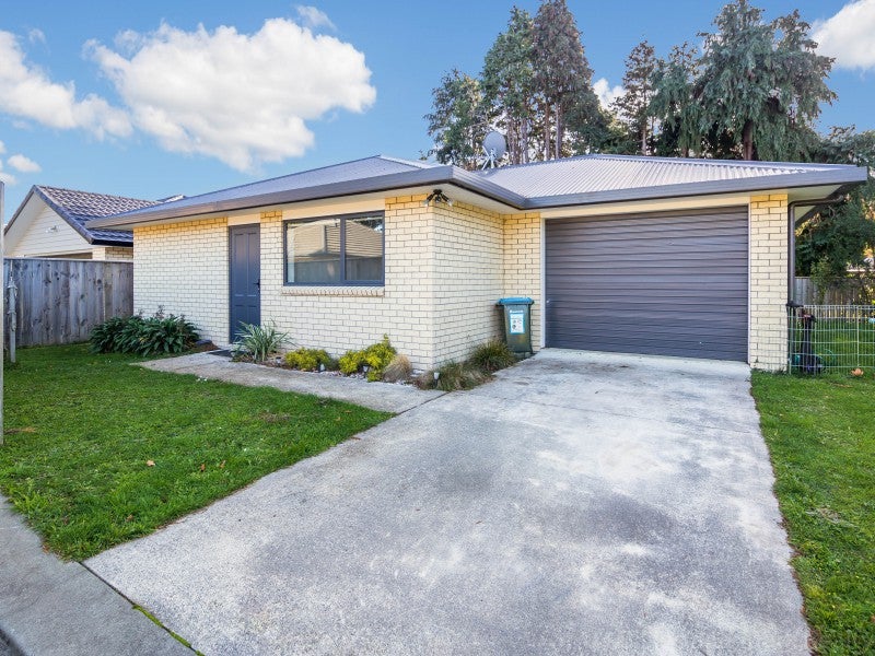 8 Quartz Place, Brown Owl, Upper Hutt - Carousel 2