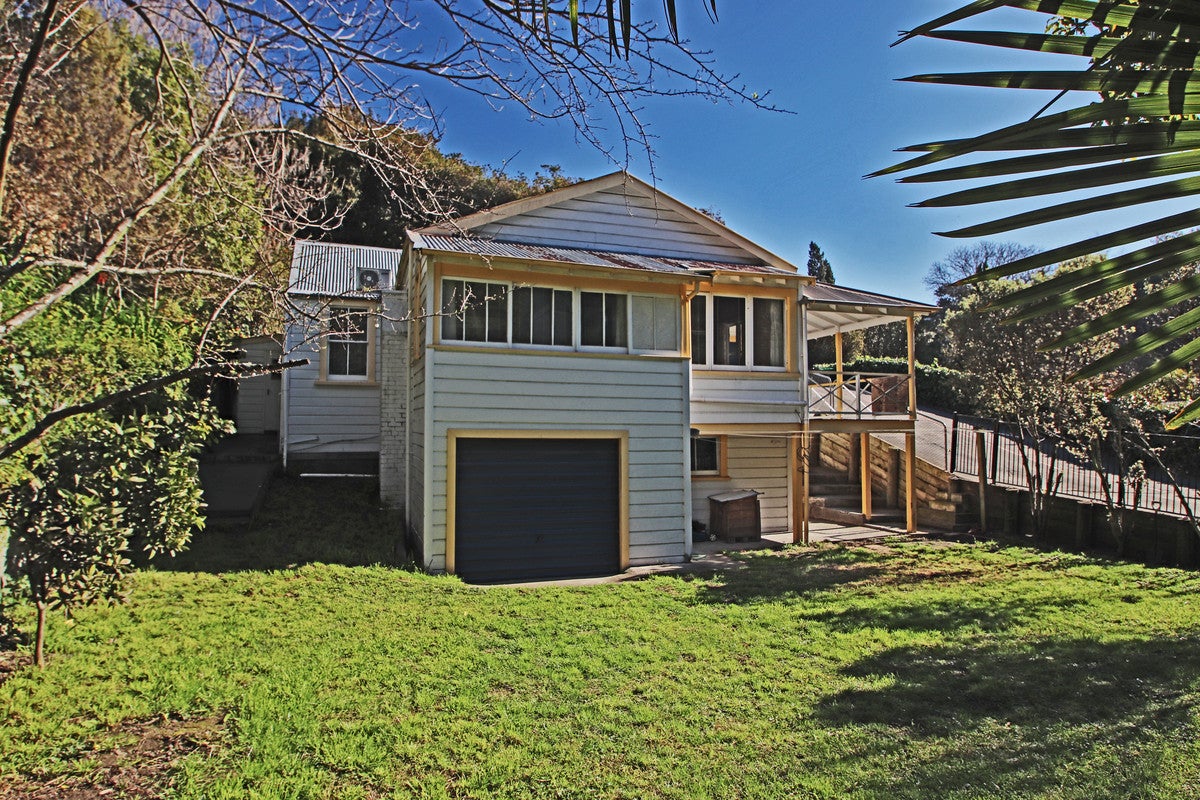 18 Burlington Road, Hospital Hill, Napier - Carousel 1